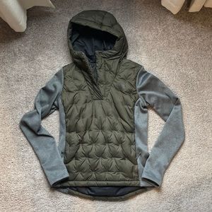 The North face pullover- size small